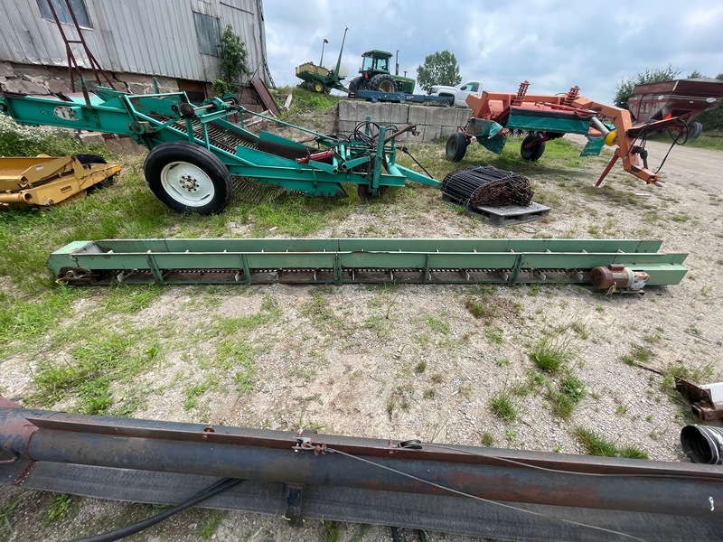 Augers/Conveyers  Paddle Conveyer - Electric Drive - 9" x 17' Photo